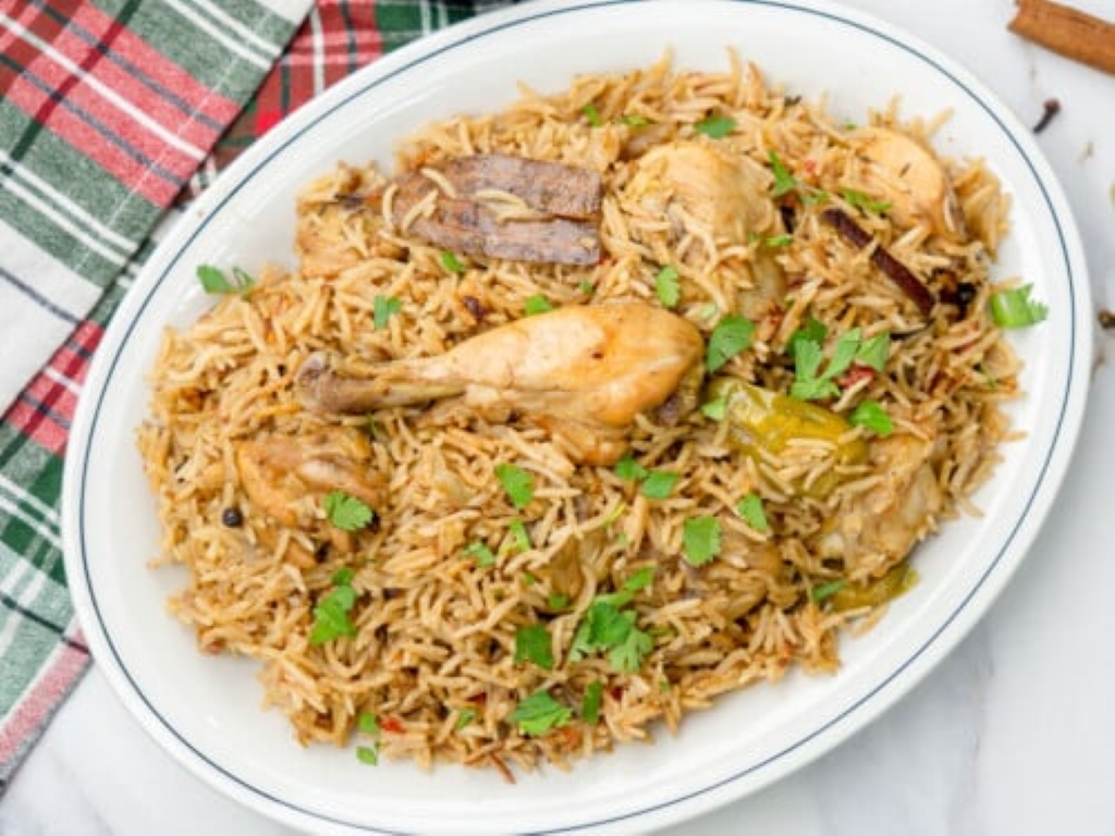 AC02: Rice Pillau (Chicken)-UGX 20000